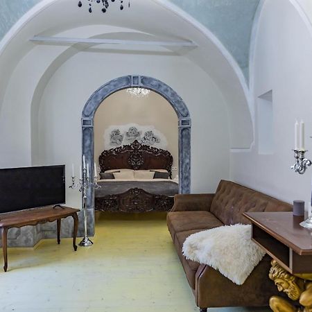 Apartman Charlotte V Dome So Studnou Na Streche Банска-Штьявница Экстерьер фото