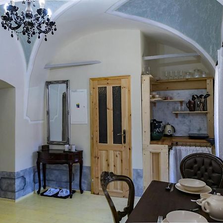 Apartman Charlotte V Dome So Studnou Na Streche Банска-Штьявница Экстерьер фото