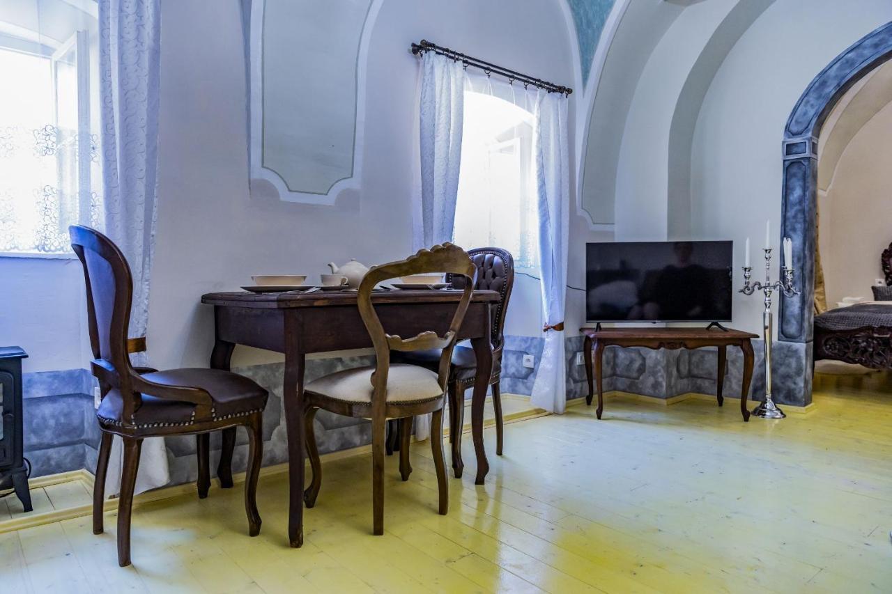 Apartman Charlotte V Dome So Studnou Na Streche Банска-Штьявница Экстерьер фото