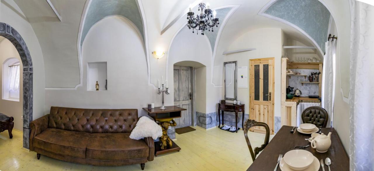 Apartman Charlotte V Dome So Studnou Na Streche Банска-Штьявница Экстерьер фото