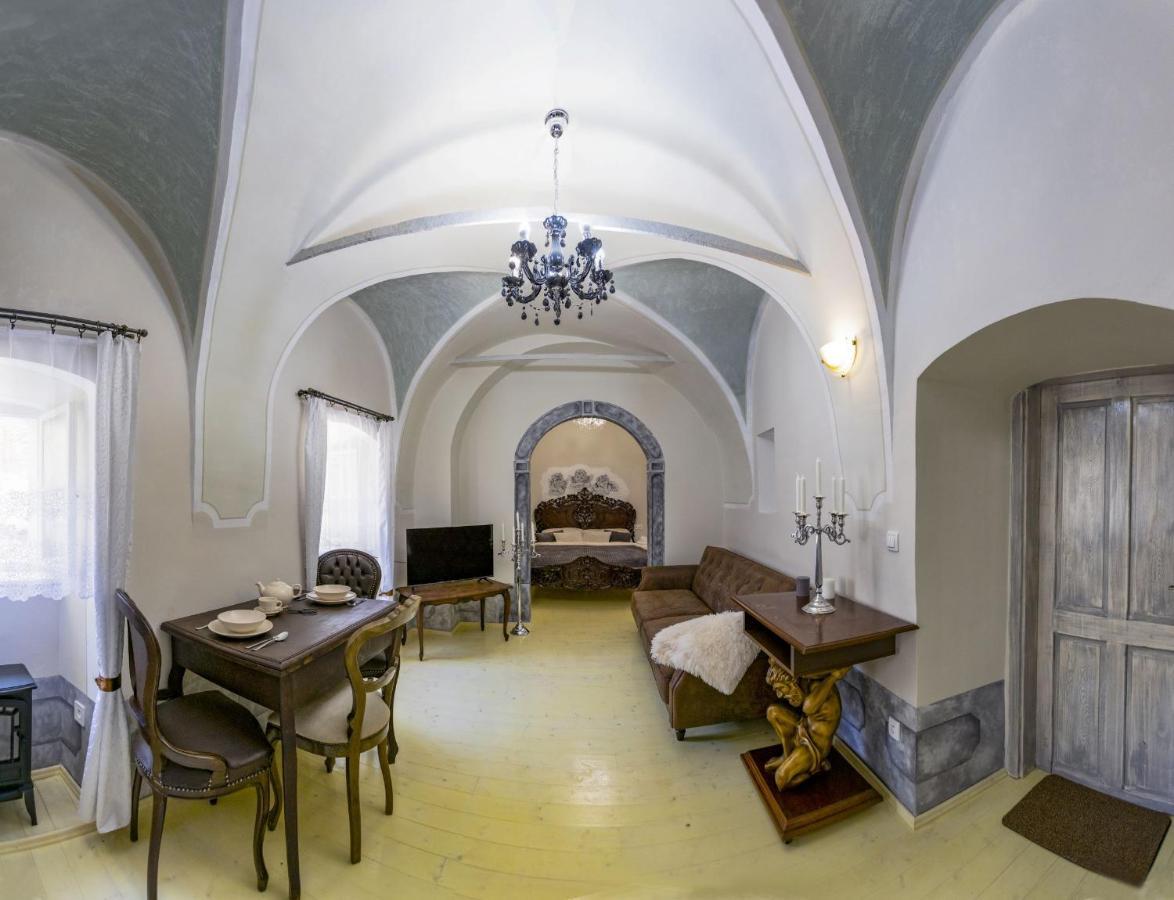 Apartman Charlotte V Dome So Studnou Na Streche Банска-Штьявница Экстерьер фото