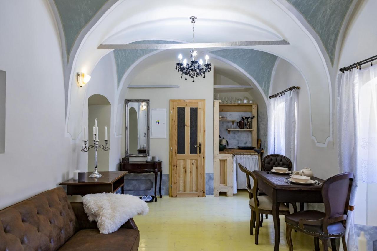 Apartman Charlotte V Dome So Studnou Na Streche Банска-Штьявница Экстерьер фото